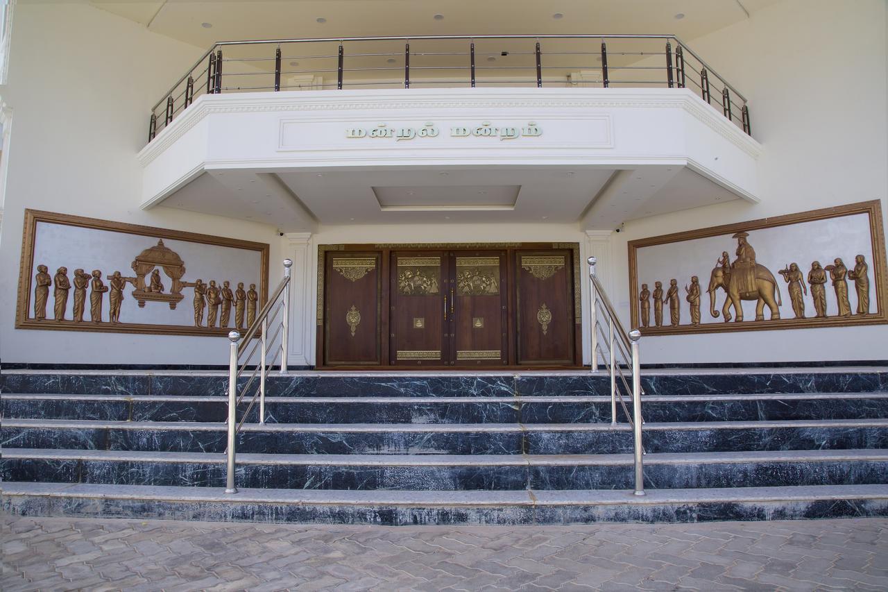 מלון מאיילדותראי The Grand White Palace מראה חיצוני תמונה