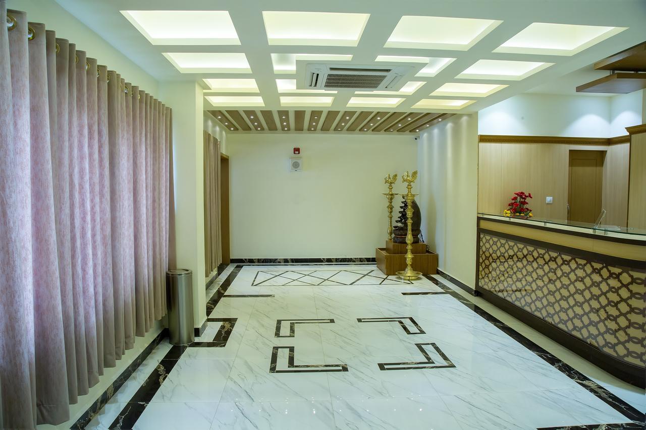 מלון מאיילדותראי The Grand White Palace מראה חיצוני תמונה