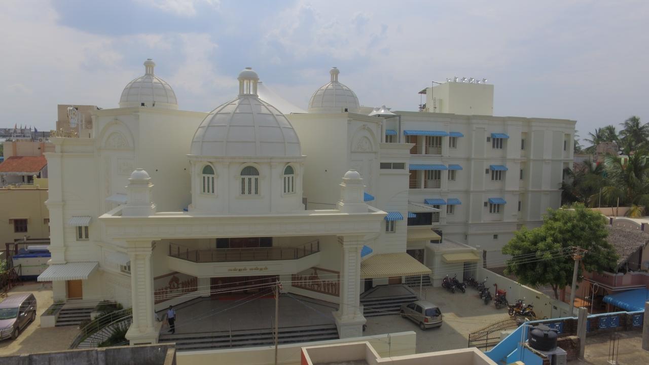 מלון מאיילדותראי The Grand White Palace מראה חיצוני תמונה